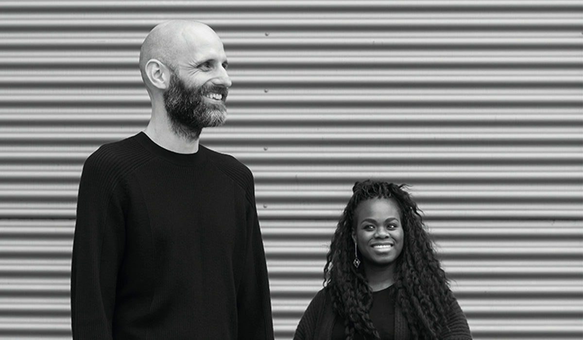 Sort-hvid portræt af designerne Mimy A. Diar og Ad Luijten, grundlæggere af designstudiet Beaverhausen.