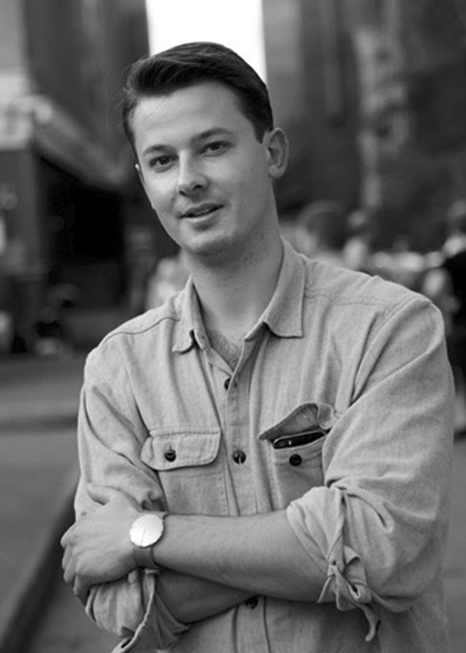 Sort-hvid portræt af designer Christopher Konings.