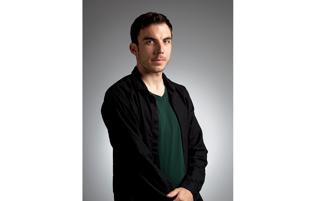 Portræt af designer Jordi López Aguiló, grundlægger af KUTARQ Studio.