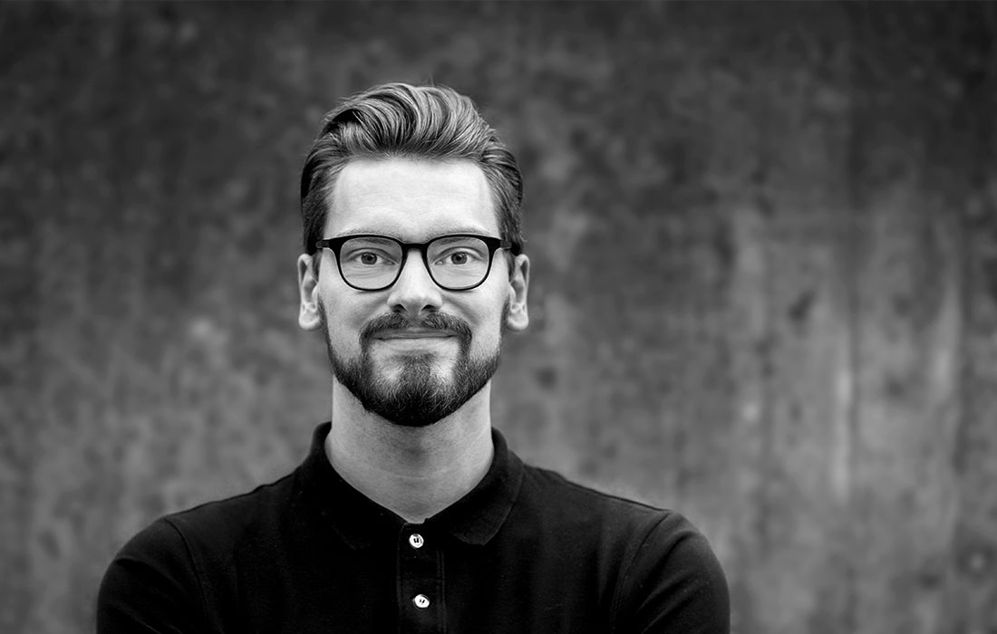 Sort-hvid portræt af designer Leonard Aldenhoff.