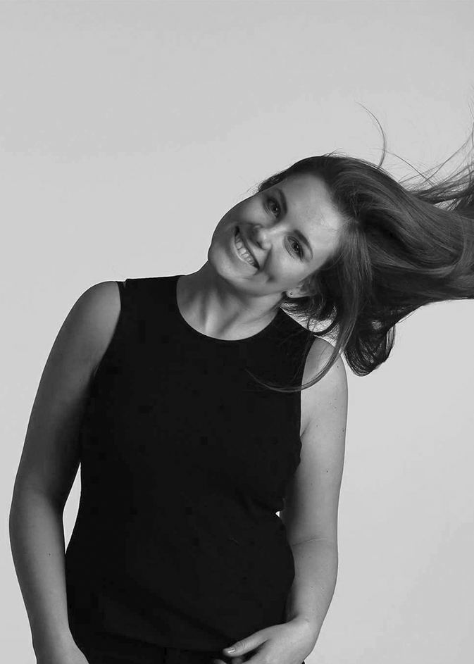 Sort-hvid portræt af designer Rikke Palmerston.