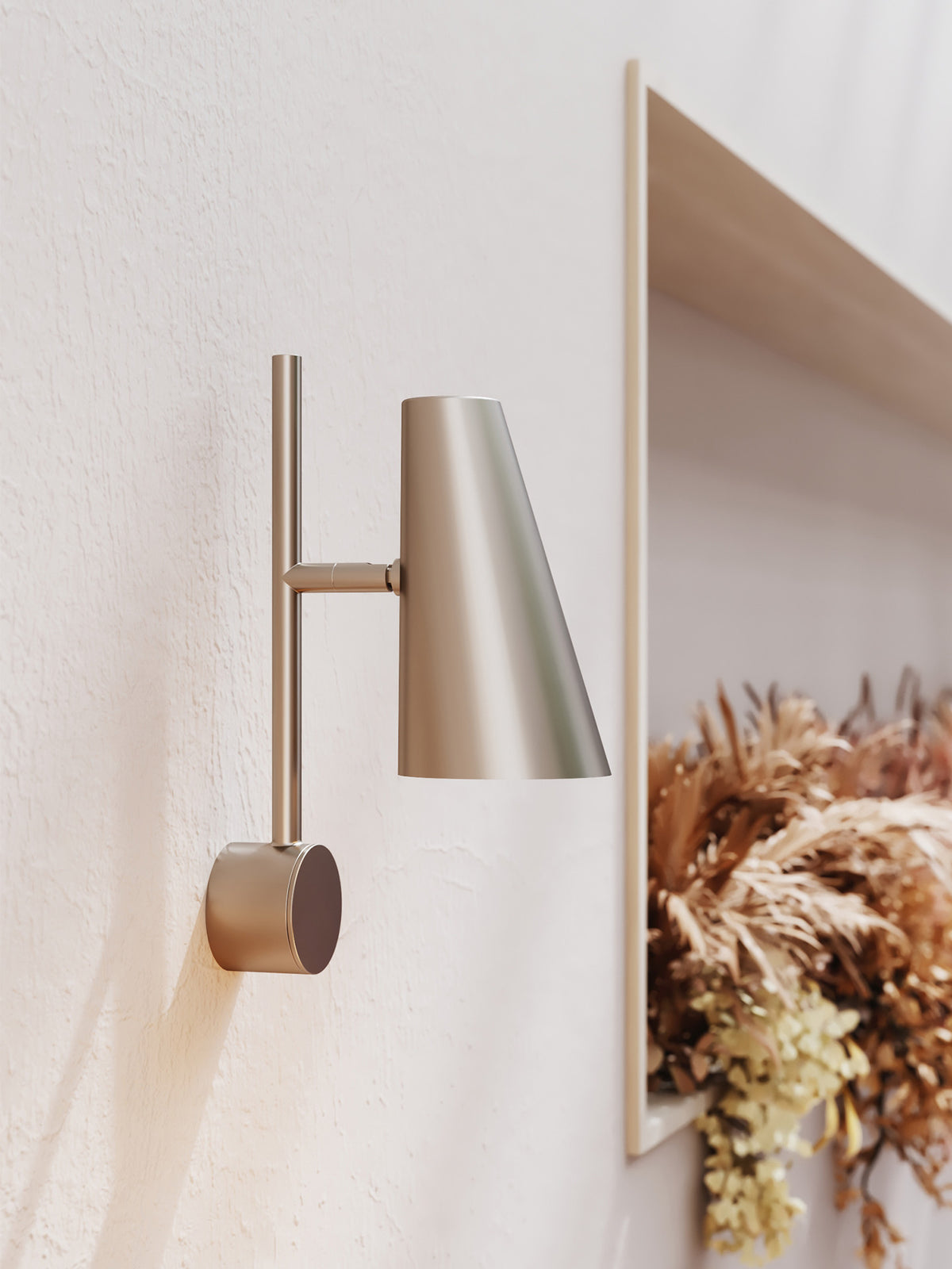 Cono Væglampe - Børstet metal finish