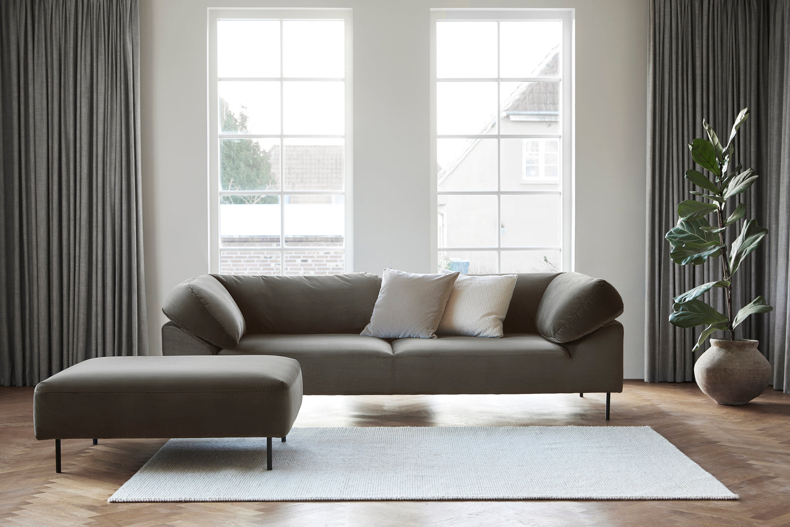 Collar Ottoman - Taupe