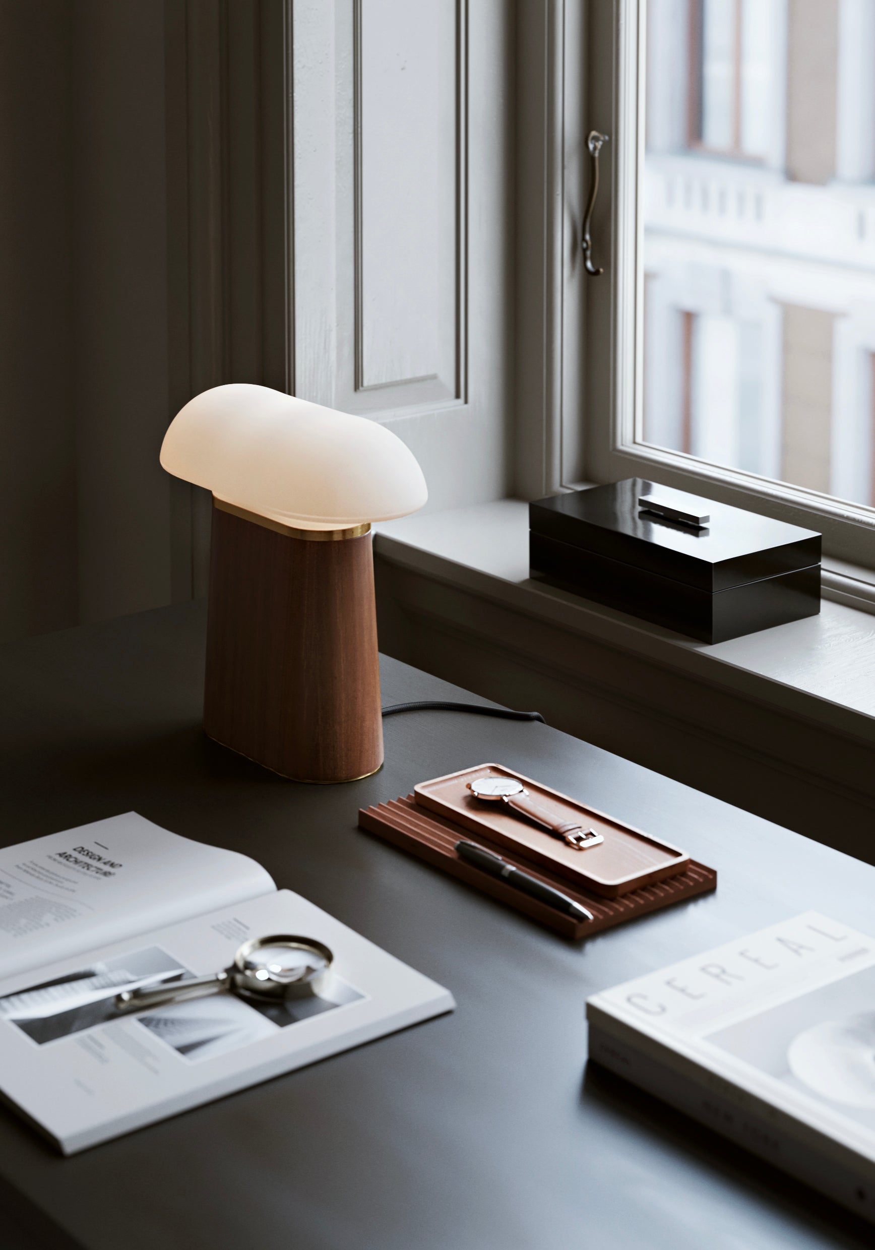 Nova Bordlampe - Valnød