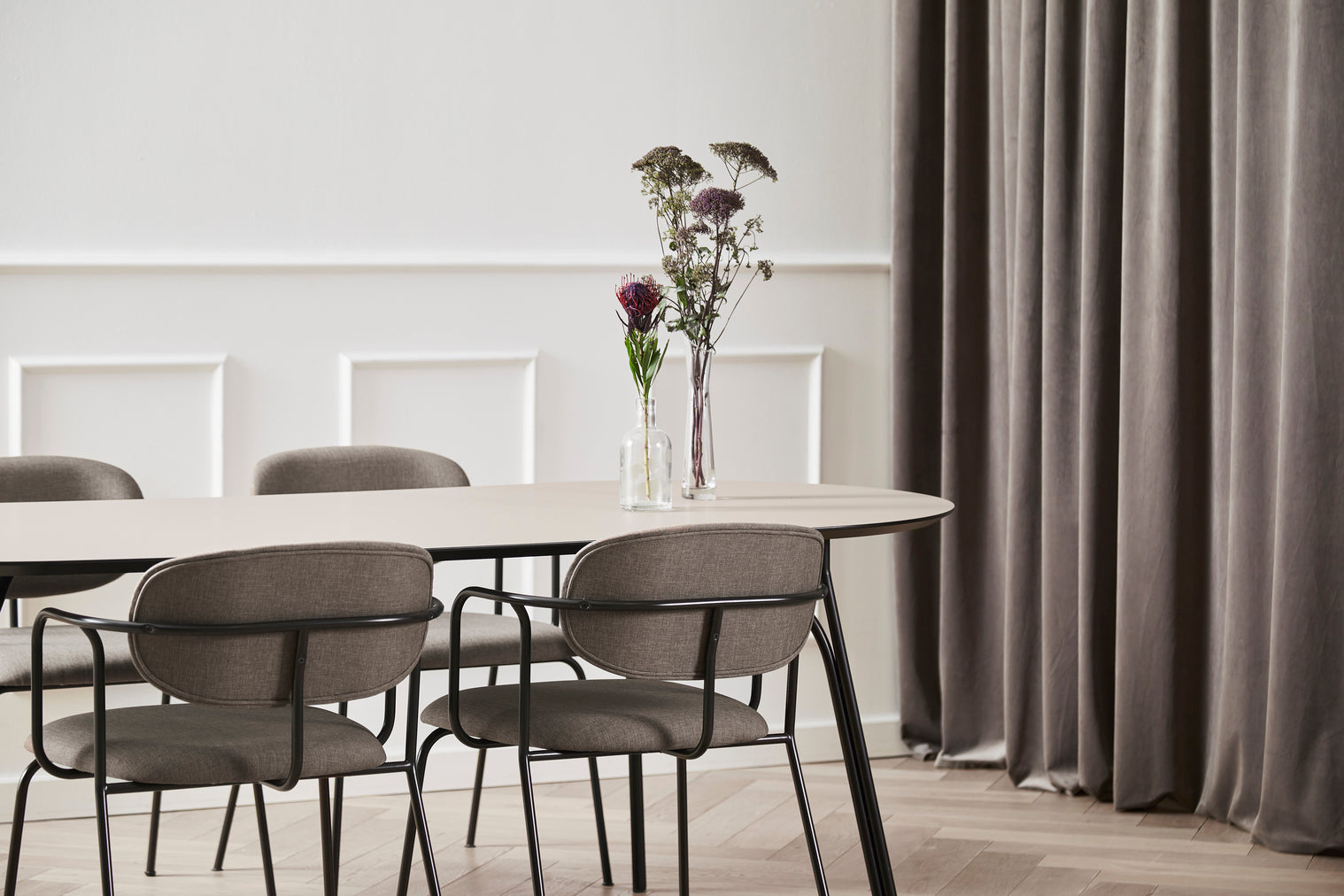 Tree Spisebord (220 cm) - Beige/Sort