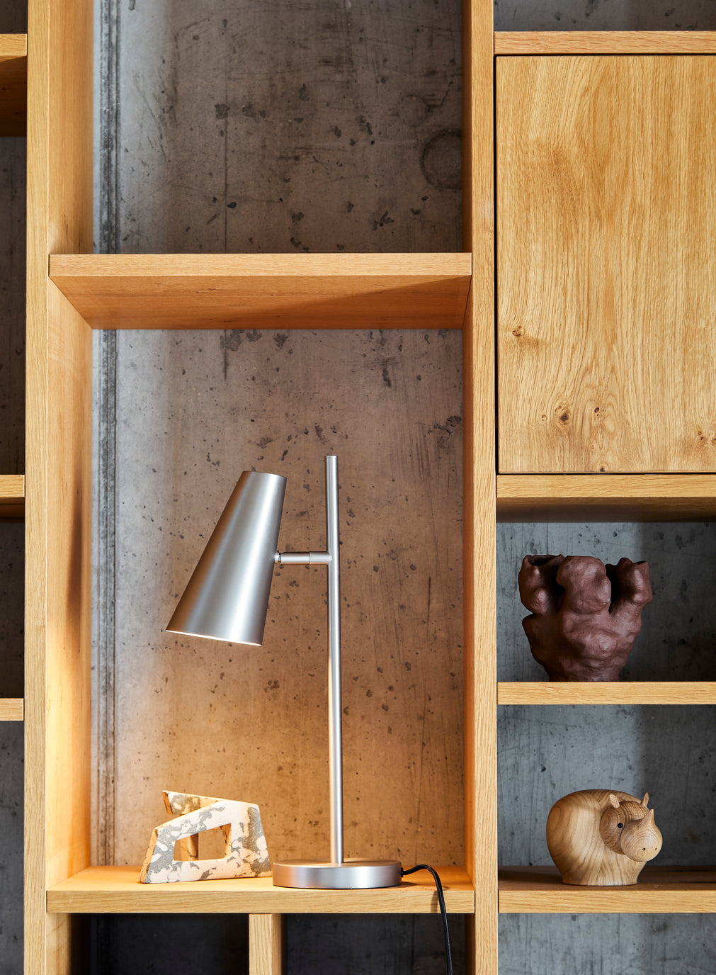 Cono Bordlampe - Børstet metal finish