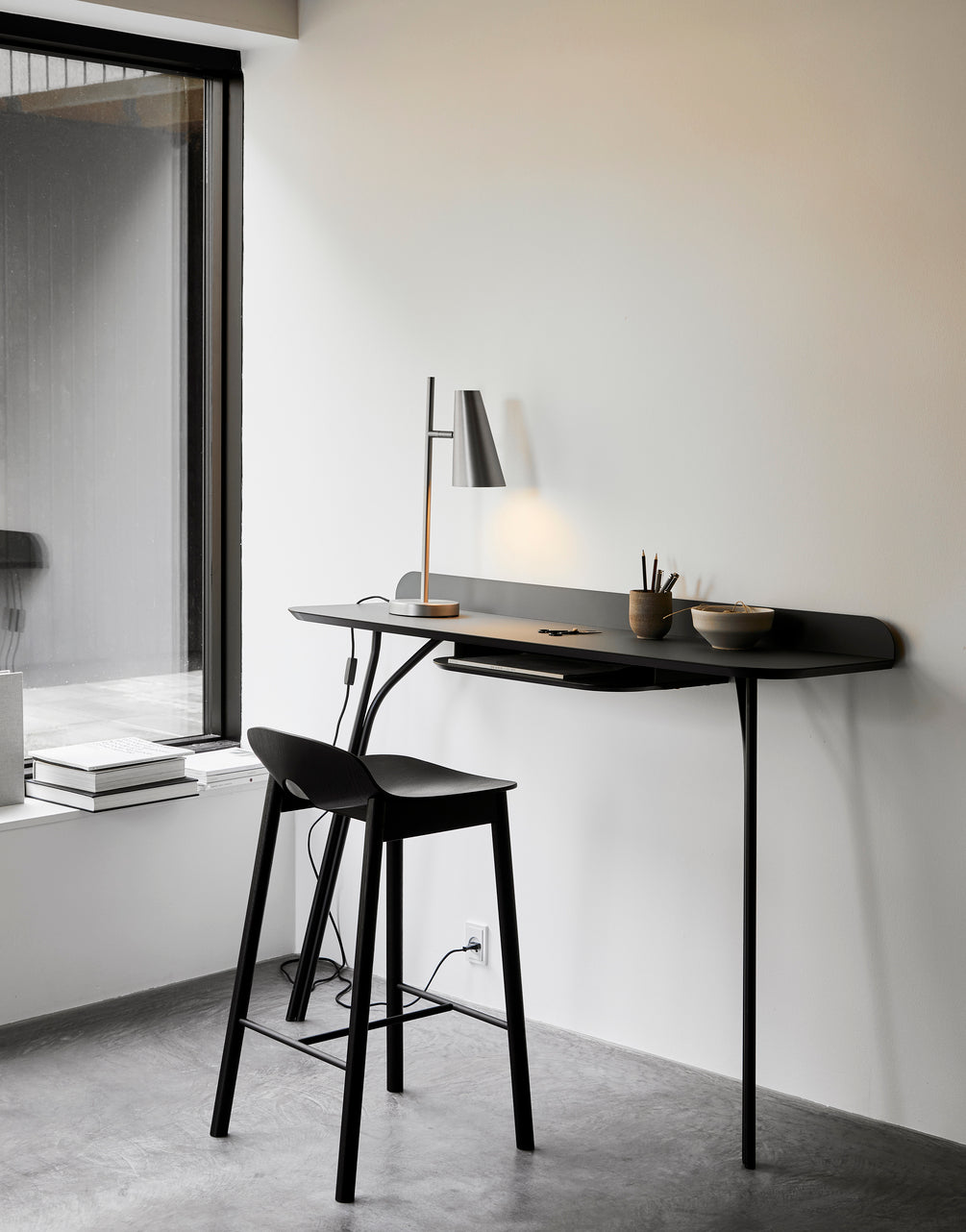 Mono Barstol (65 cm) - Sort